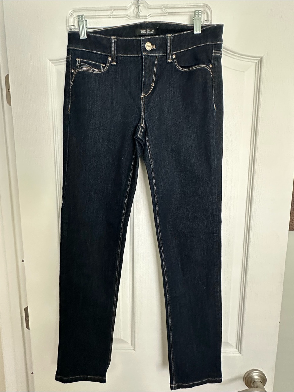 WHBM Slim Leg Mid-Rise Jeans NWOT. Perfect condition! 🤗